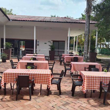 Arizona Ranch Hotel Girardot Dış mekan fotoğraf