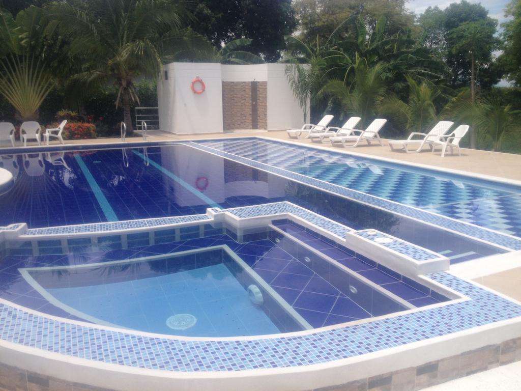 Arizona Ranch Hotel Girardot Dış mekan fotoğraf
