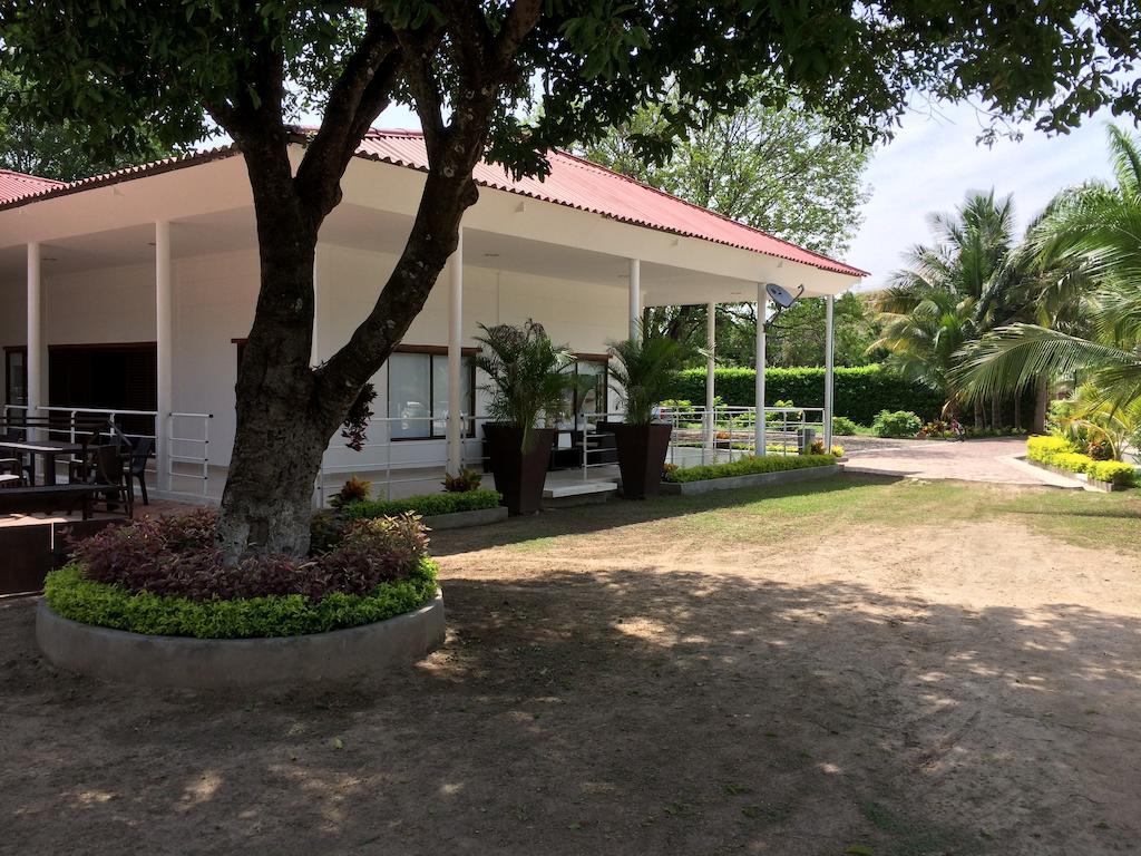 Arizona Ranch Hotel Girardot Dış mekan fotoğraf