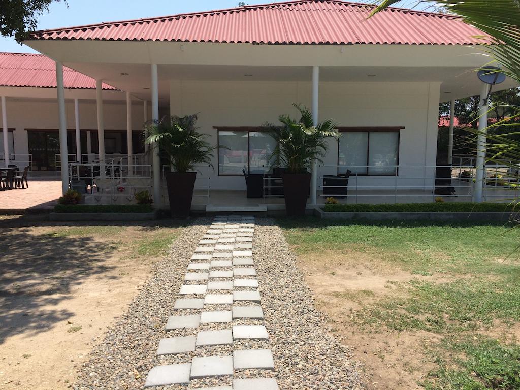 Arizona Ranch Hotel Girardot Dış mekan fotoğraf